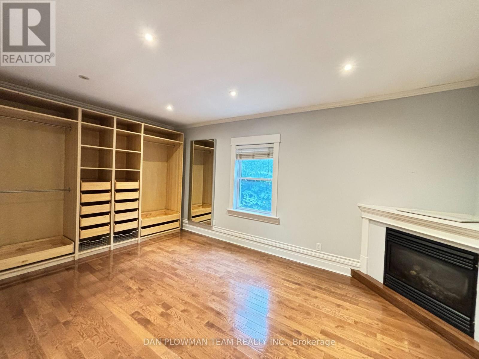 16 Inverlea Street, Peterborough (Northcrest Ward 5), Ontario  K9H 5P9 - Photo 9 - X12611432