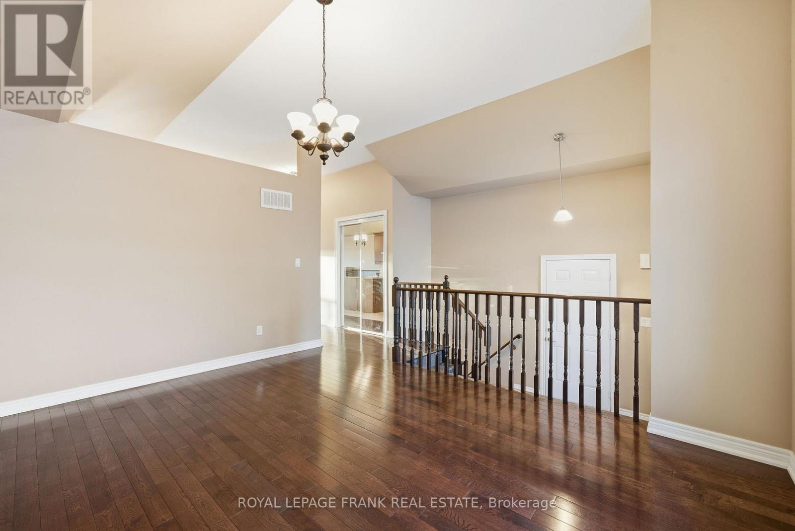 7 Brock Street, Kawartha Lakes (Lindsay), Ontario  K9V 0B9 - Photo 10 - X12613190