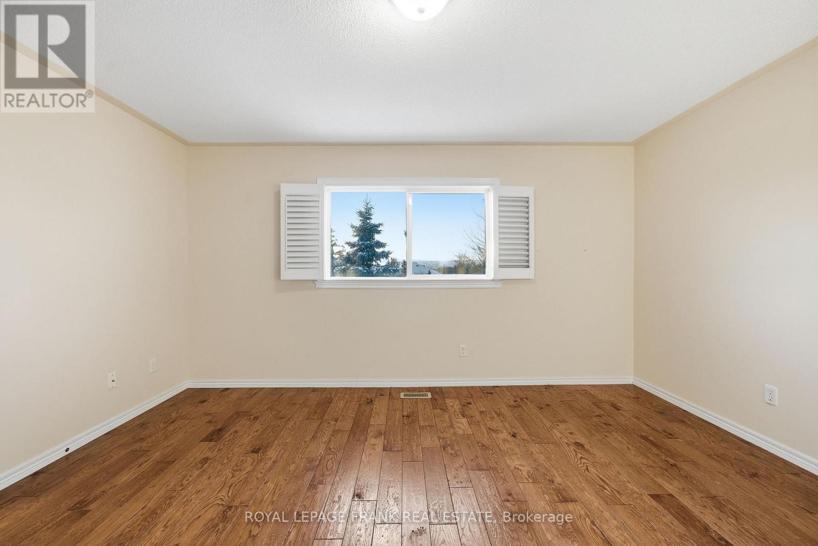 7 Brock Street, Kawartha Lakes (Lindsay), Ontario  K9V 0B9 - Photo 23 - X12613190