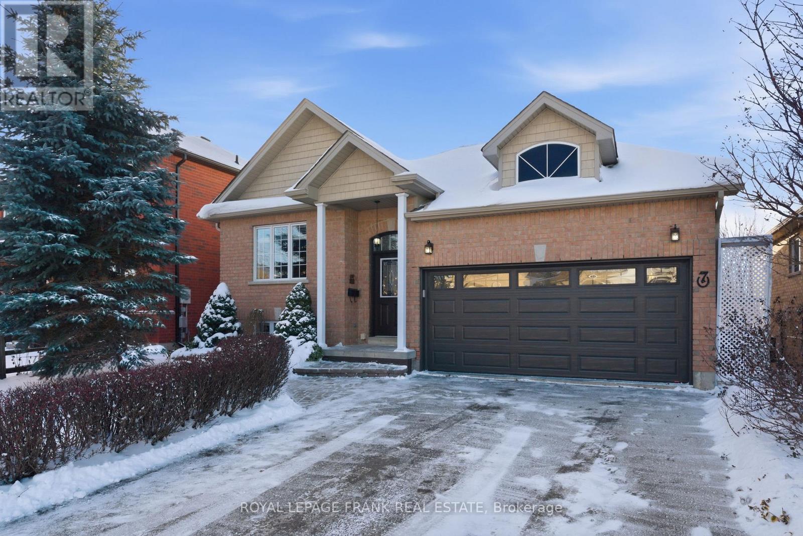 7 Brock Street, Kawartha Lakes (Lindsay), Ontario  K9V 0B9 - Photo 3 - X12613190