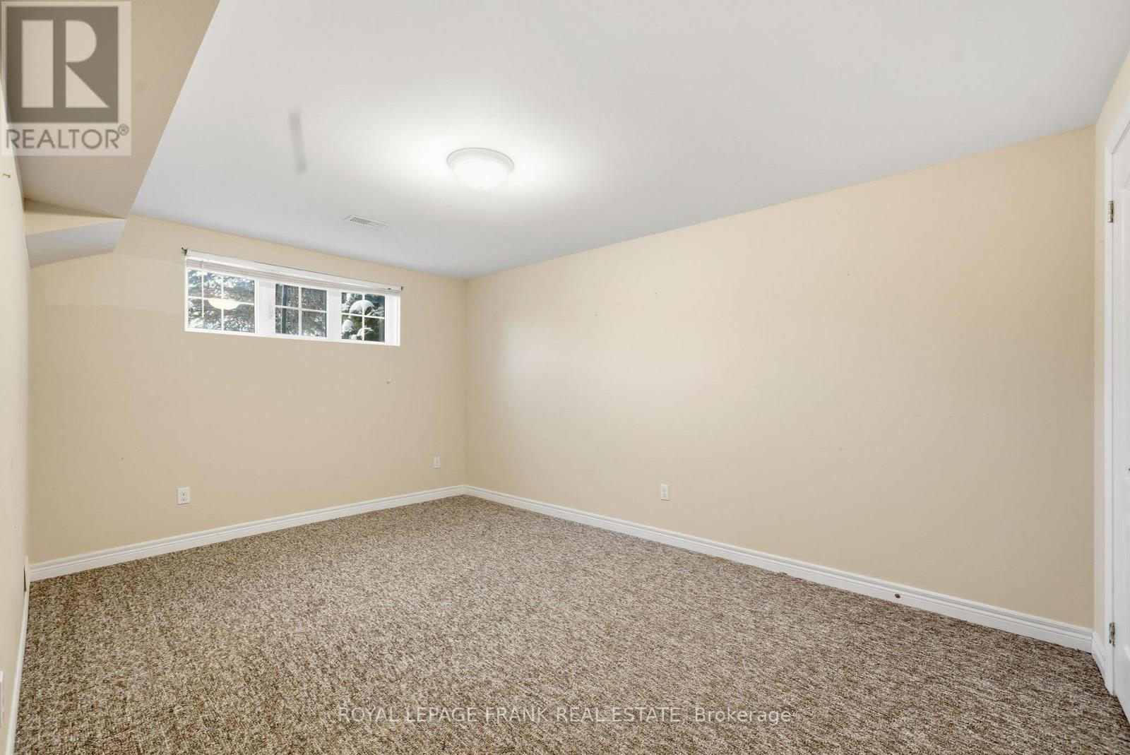 7 Brock Street, Kawartha Lakes (Lindsay), Ontario  K9V 0B9 - Photo 37 - X12613190