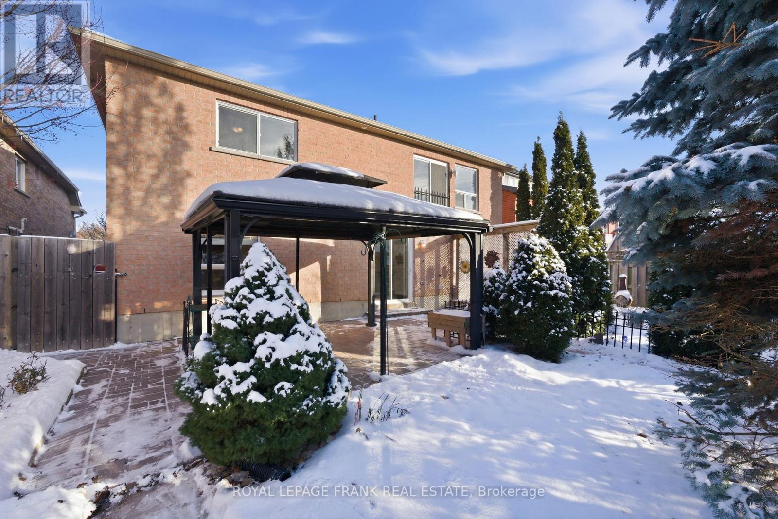 7 Brock Street, Kawartha Lakes (Lindsay), Ontario  K9V 0B9 - Photo 41 - X12613190