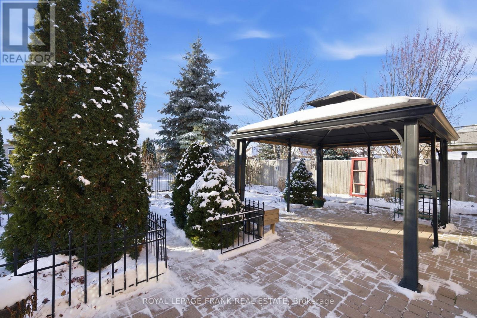 7 Brock Street, Kawartha Lakes (Lindsay), Ontario  K9V 0B9 - Photo 44 - X12613190