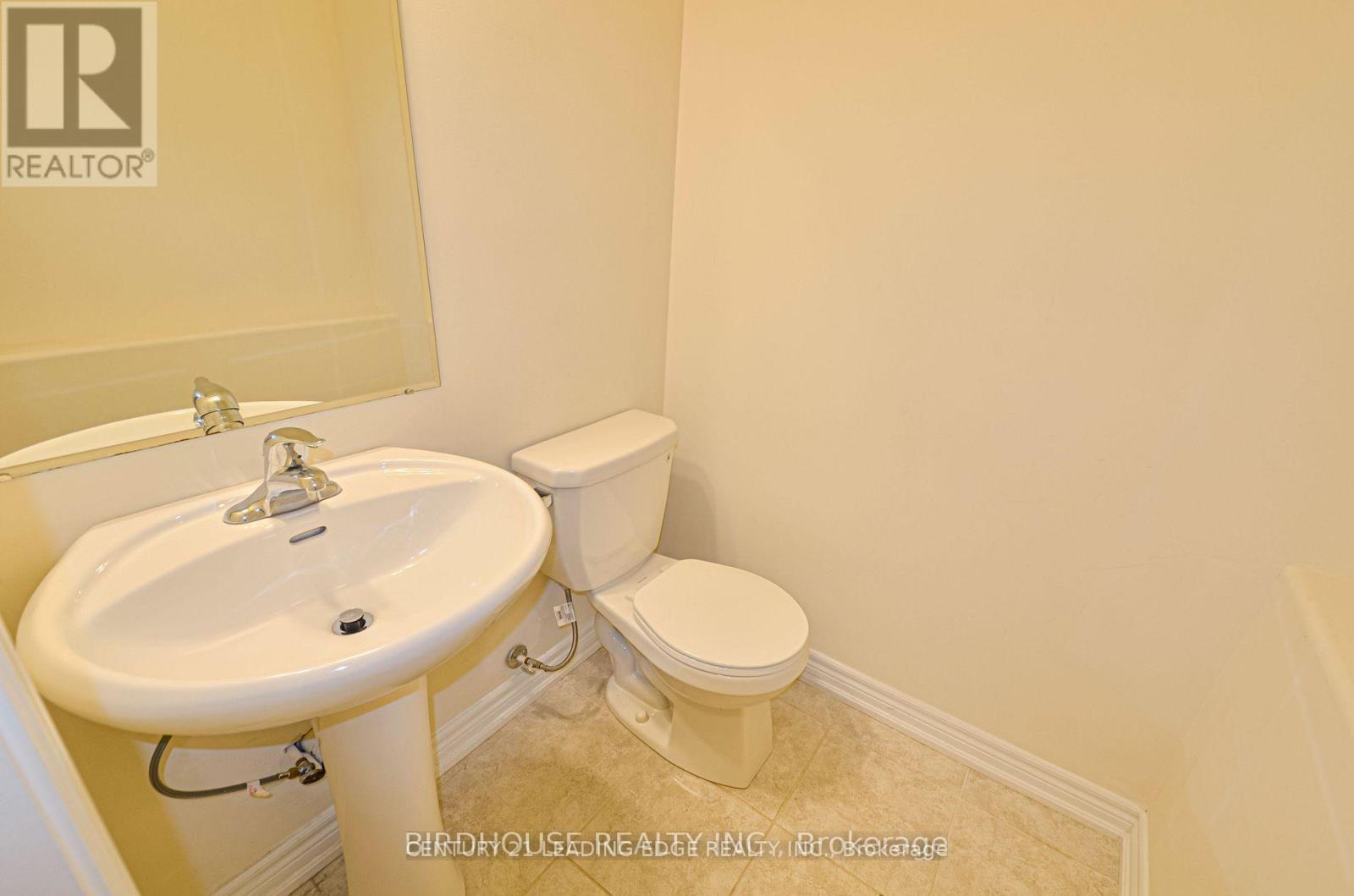 11 Silverbrook Avenue, Kawartha Lakes (Lindsay), Ontario  K9V 0B2 - Photo 14 - X12613382