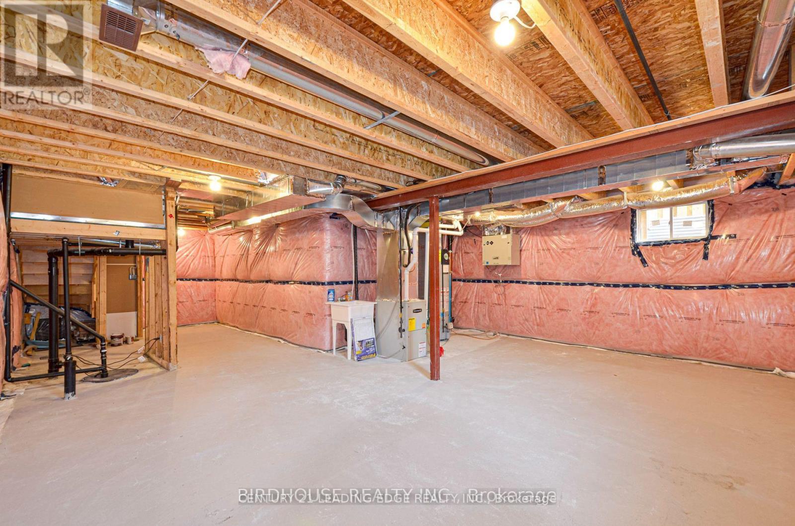 11 Silverbrook Avenue, Kawartha Lakes (Lindsay), Ontario  K9V 0B2 - Photo 15 - X12613382