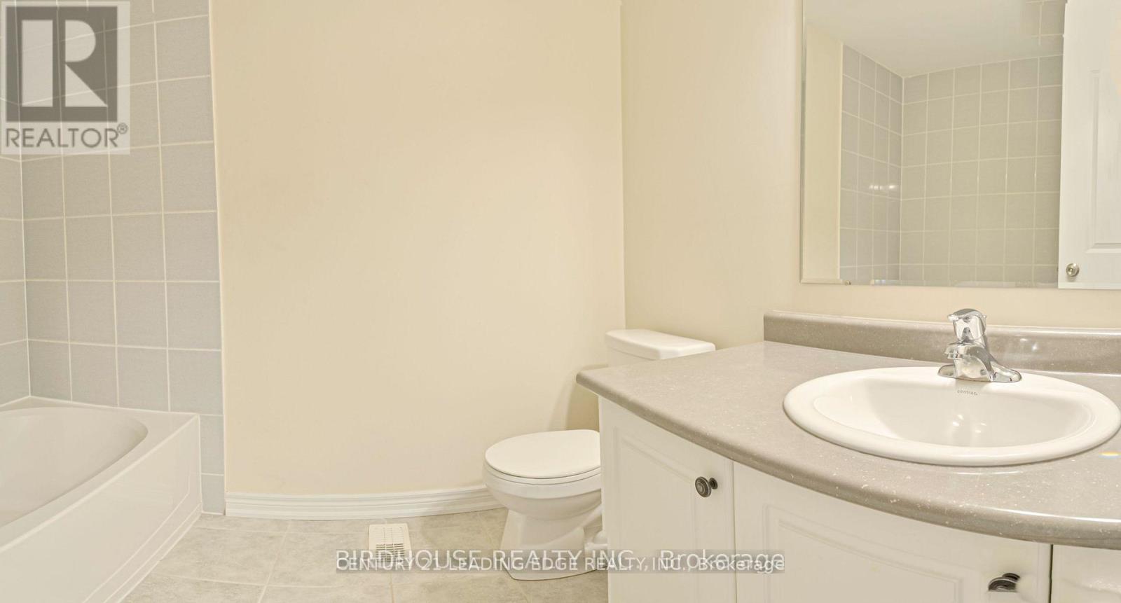 11 Silverbrook Avenue, Kawartha Lakes (Lindsay), Ontario  K9V 0B2 - Photo 19 - X12613382