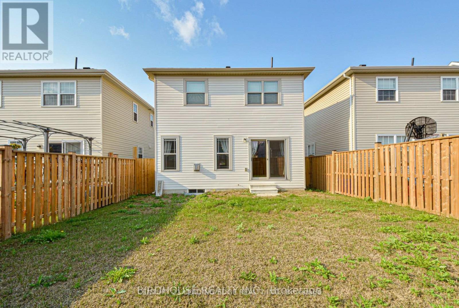 11 Silverbrook Avenue, Kawartha Lakes (Lindsay), Ontario  K9V 0B2 - Photo 24 - X12613382