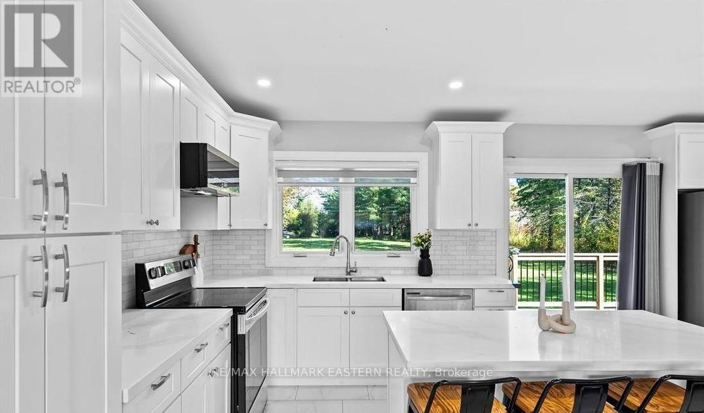 1037 East Communication Road, Selwyn, Ontario  K0L 1H0 - Photo 12 - X12614020