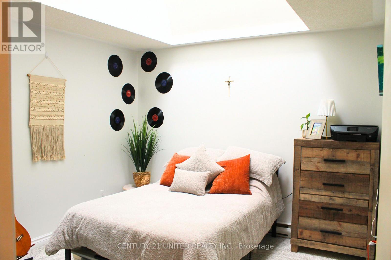 5 - 689 Whitaker Street, Peterborough (Ashburnham Ward 4), Ontario  K9H 7K3 - Photo 10 - X12615100