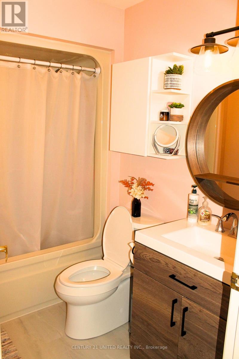 5 - 689 Whitaker Street, Peterborough (Ashburnham Ward 4), Ontario  K9H 7K3 - Photo 11 - X12615100