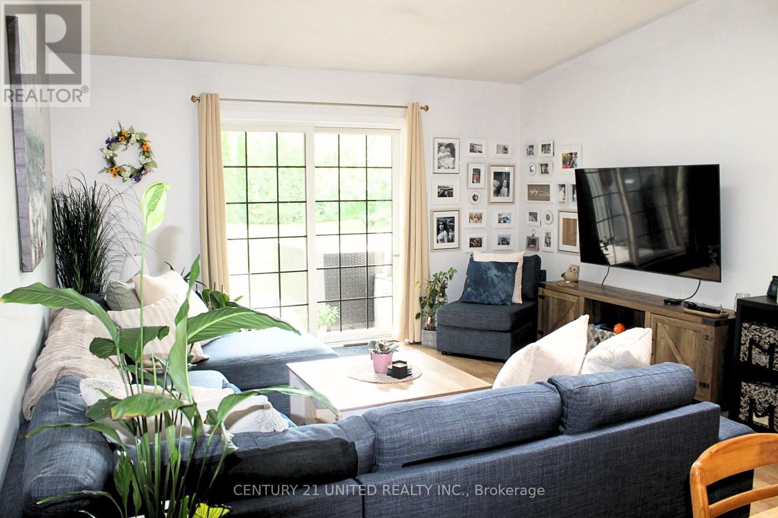 5 - 689 Whitaker Street, Peterborough (Ashburnham Ward 4), Ontario  K9H 7K3 - Photo 4 - X12615100