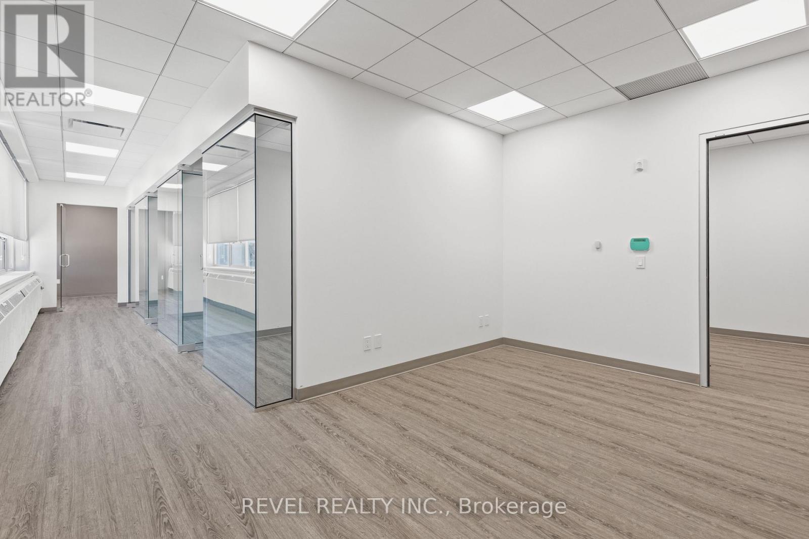 Upper 3 - 34 Cambridge Street S, Kawartha Lakes (Lindsay), Ontario  K9V 3B8 - Photo 11 - X12615580