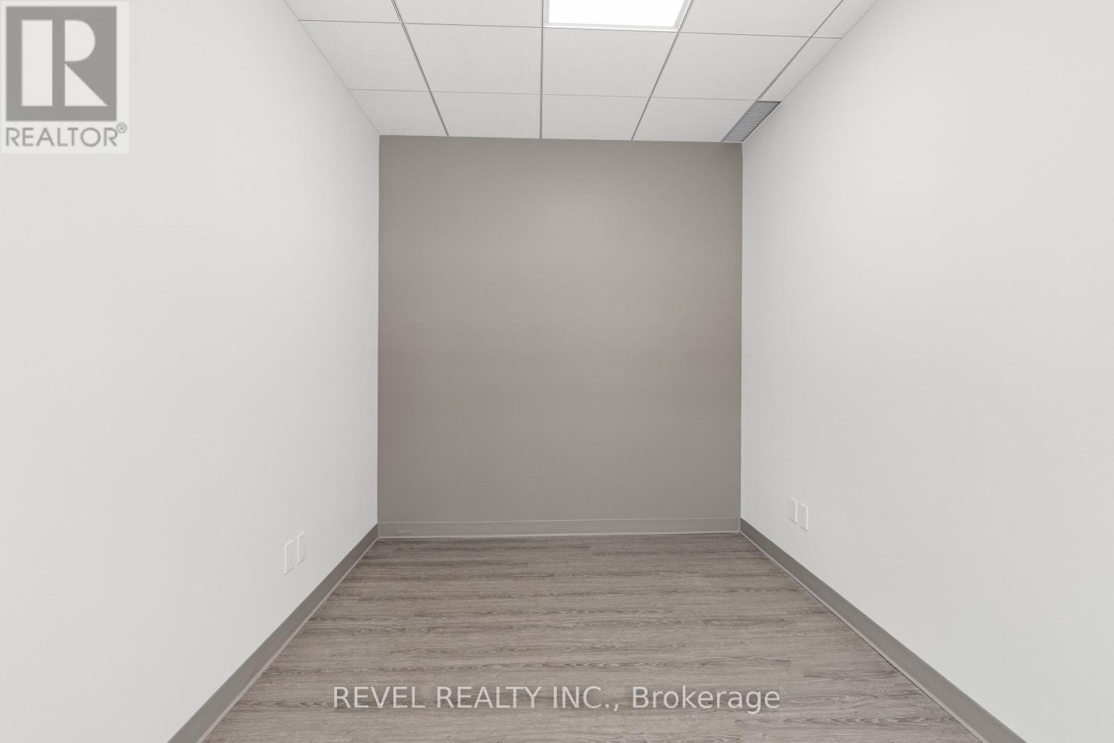 Upper 3 - 34 Cambridge Street S, Kawartha Lakes (Lindsay), Ontario  K9V 3B8 - Photo 14 - X12615580