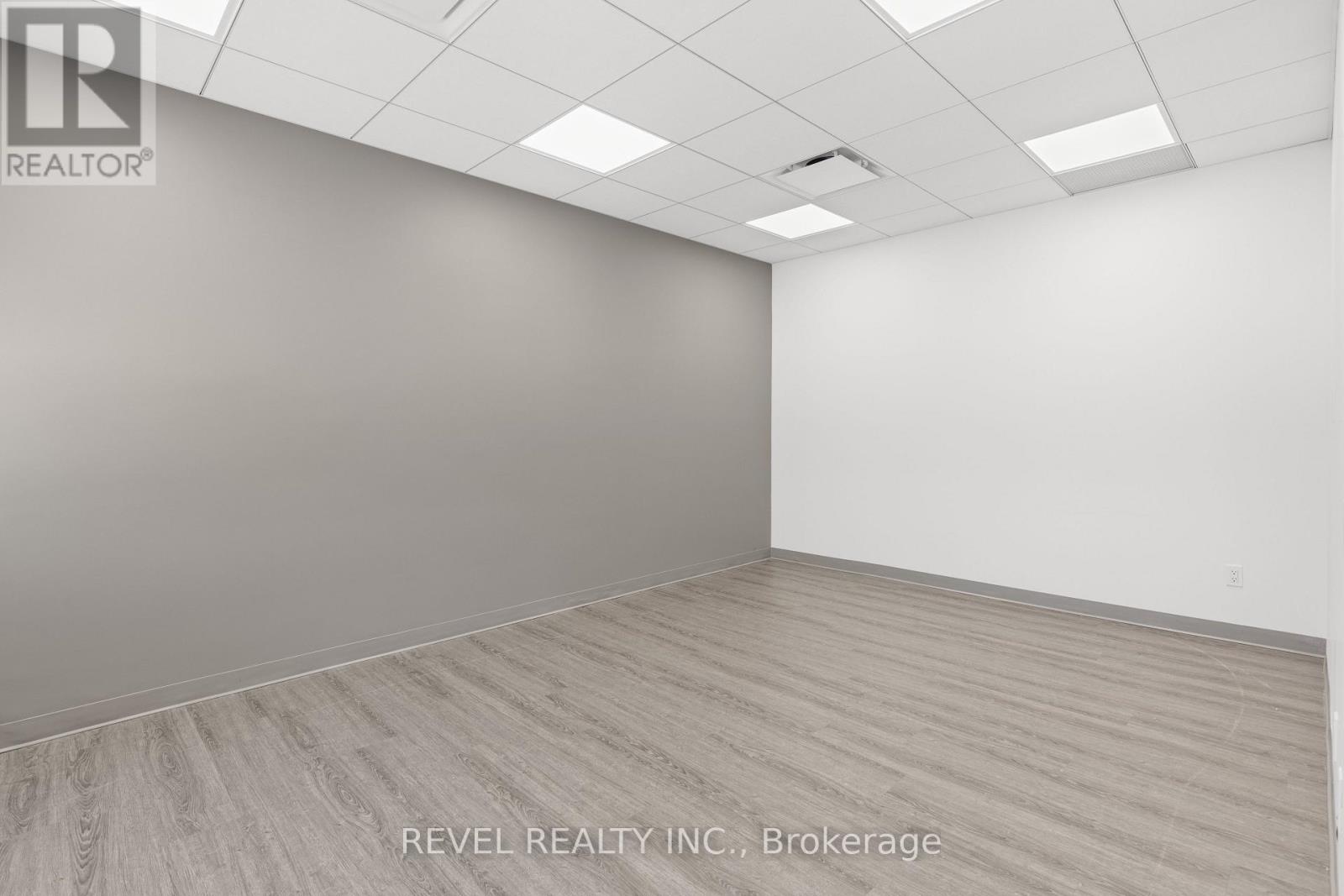 Upper 3 - 34 Cambridge Street S, Kawartha Lakes (Lindsay), Ontario  K9V 3B8 - Photo 16 - X12615580