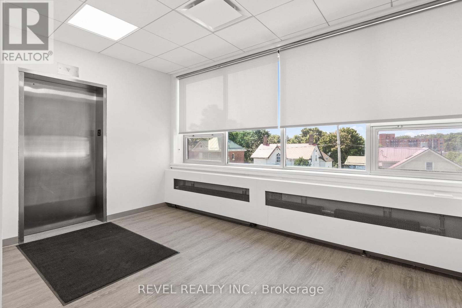 Upper 3 - 34 Cambridge Street S, Kawartha Lakes (Lindsay), Ontario  K9V 3B8 - Photo 8 - X12615580