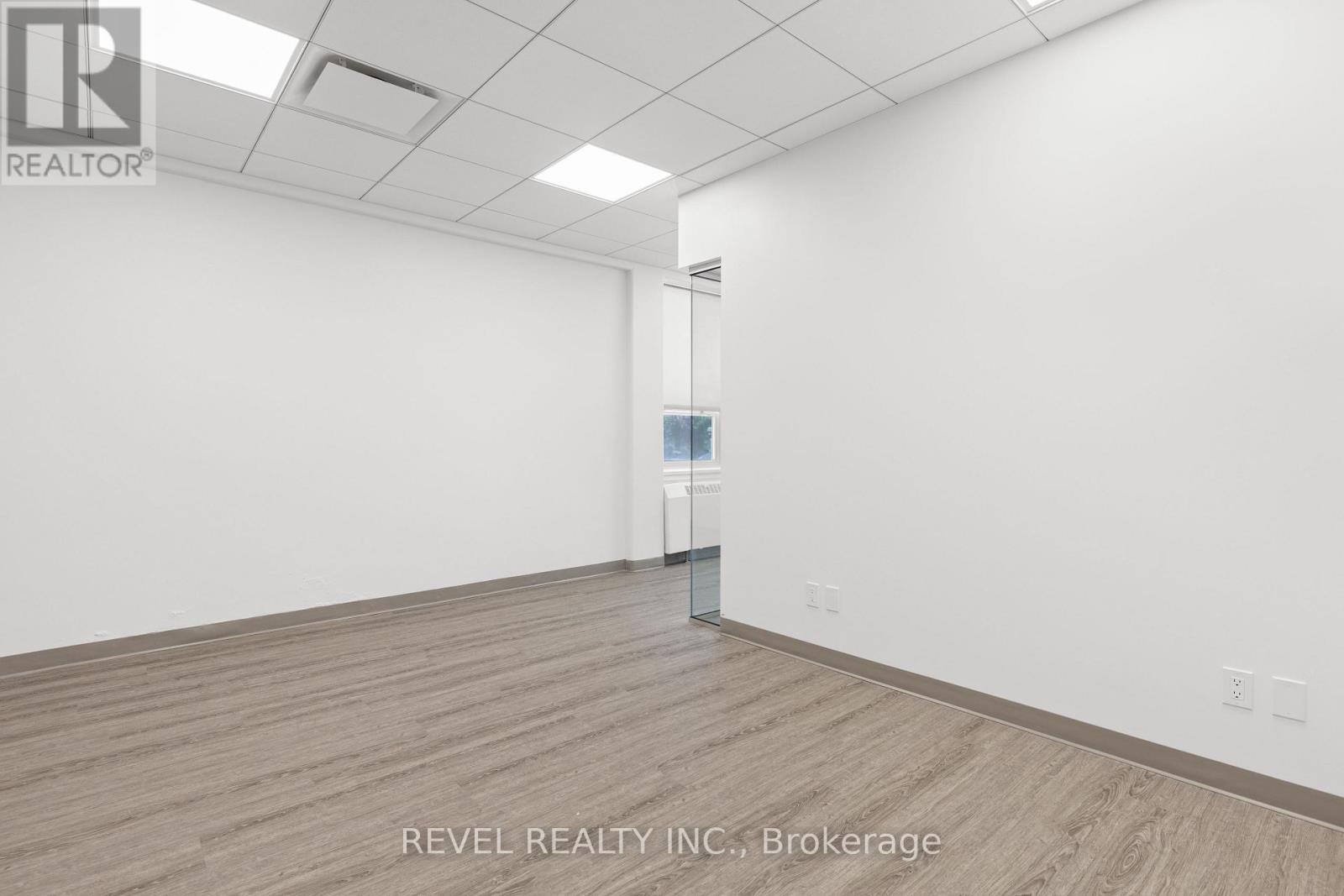 Upper 3 - 34 Cambridge Street S, Kawartha Lakes (Lindsay), Ontario  K9V 3B8 - Photo 9 - X12615580