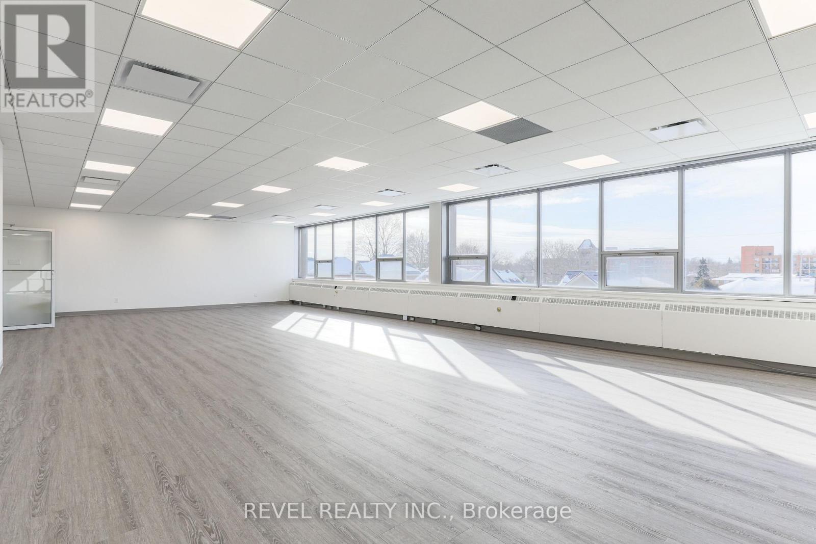 Upper 2 - 34 Cambridge Street S, Kawartha Lakes (Lindsay), Ontario  K9V 3B8 - Photo 10 - X12615582