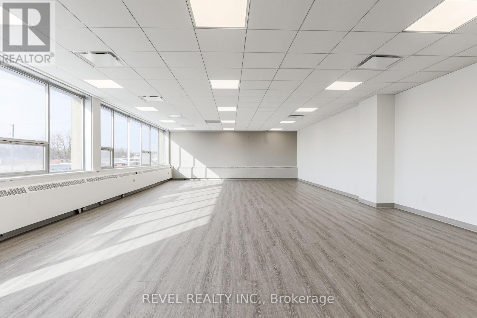 Upper 2 - 34 Cambridge Street S, Kawartha Lakes (Lindsay), Ontario  K9V 3B8 - Photo 11 - X12615582