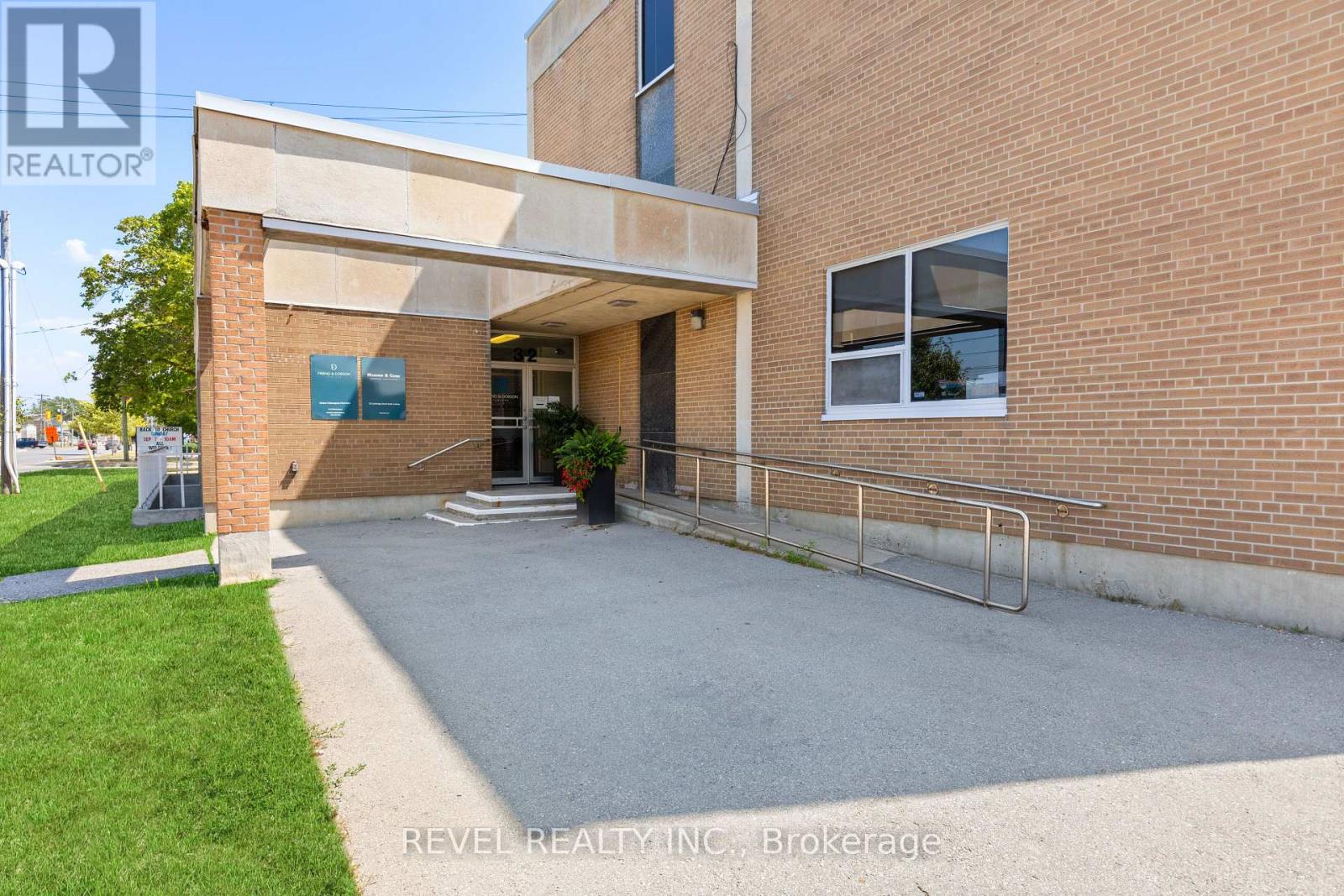 Upper 2 - 34 Cambridge Street S, Kawartha Lakes (Lindsay), Ontario  K9V 3B8 - Photo 3 - X12615582