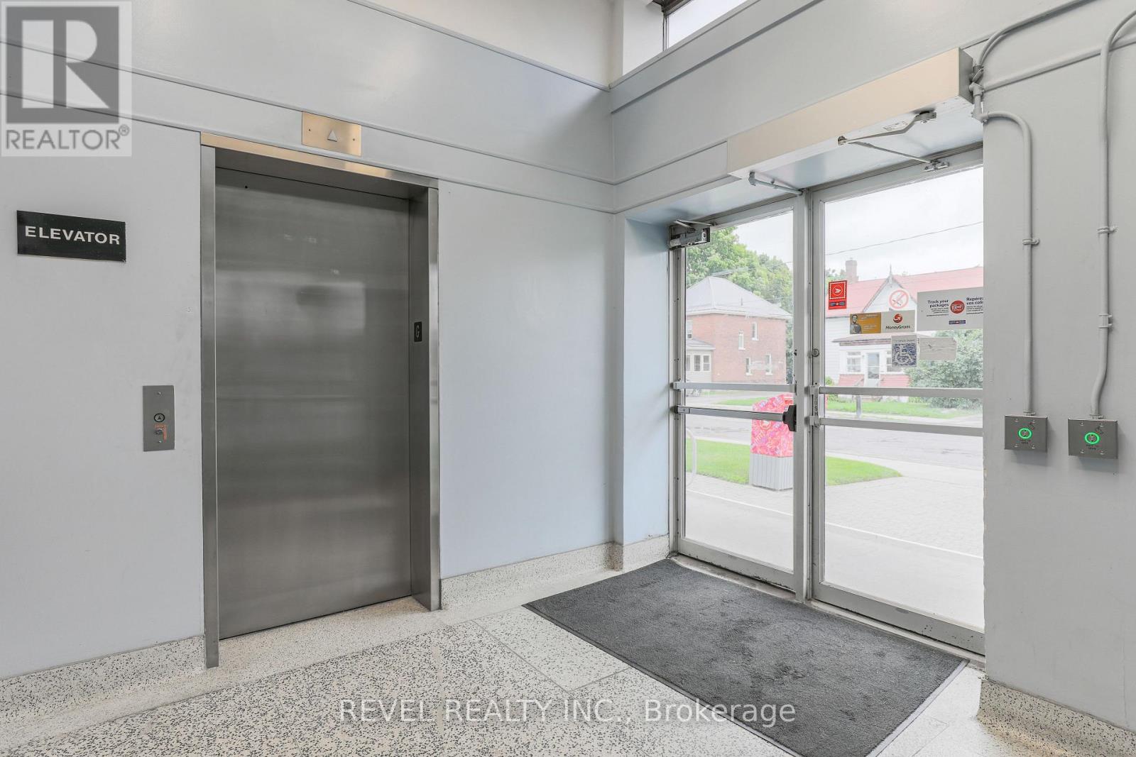 Upper 2 - 34 Cambridge Street S, Kawartha Lakes (Lindsay), Ontario  K9V 3B8 - Photo 8 - X12615582