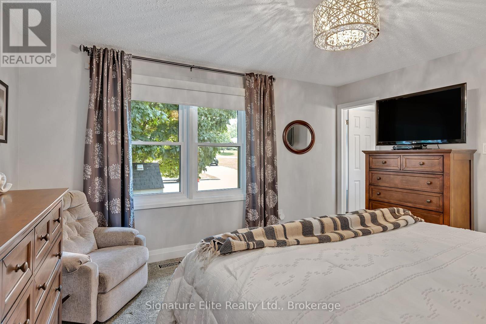 270 Sherin Avenue, Peterborough (Ashburnham Ward 4), Ontario  K9J 1B6 - Photo 20 - X12615364