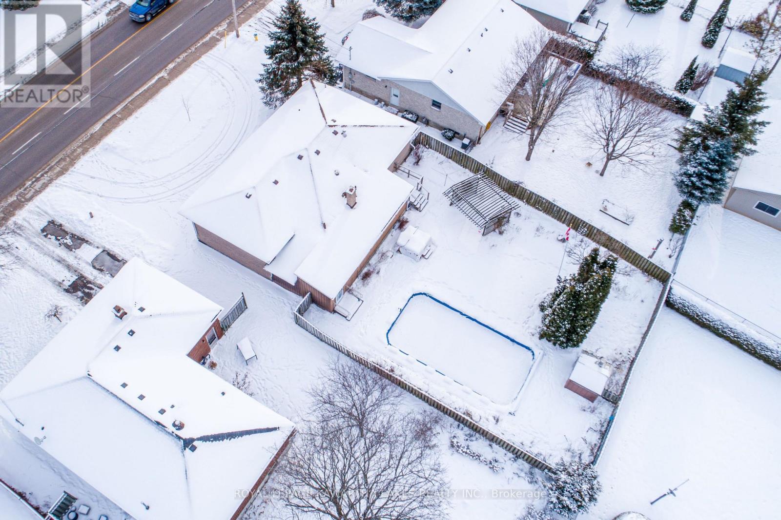 89 Angeline Street S, Kawartha Lakes (Lindsay), Ontario  K9V 3L4 - Photo 5 - X12615912