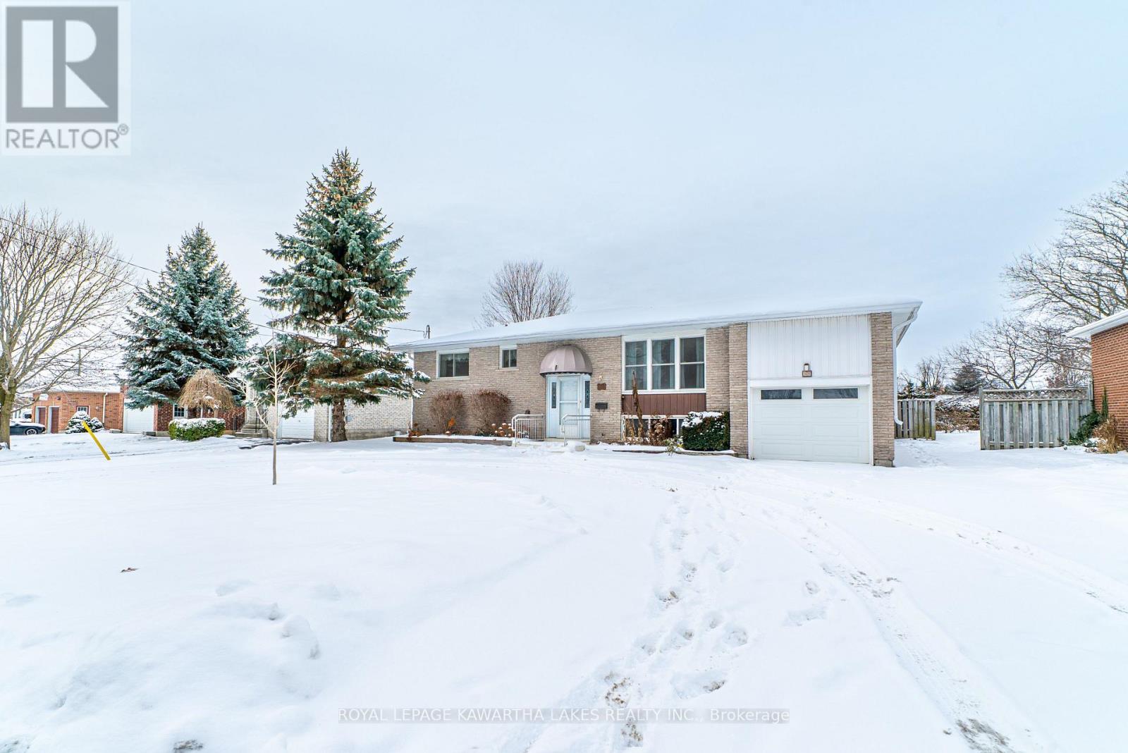 89 Angeline Street S, Kawartha Lakes (Lindsay), Ontario  K9V 3L4 - Photo 6 - X12615912