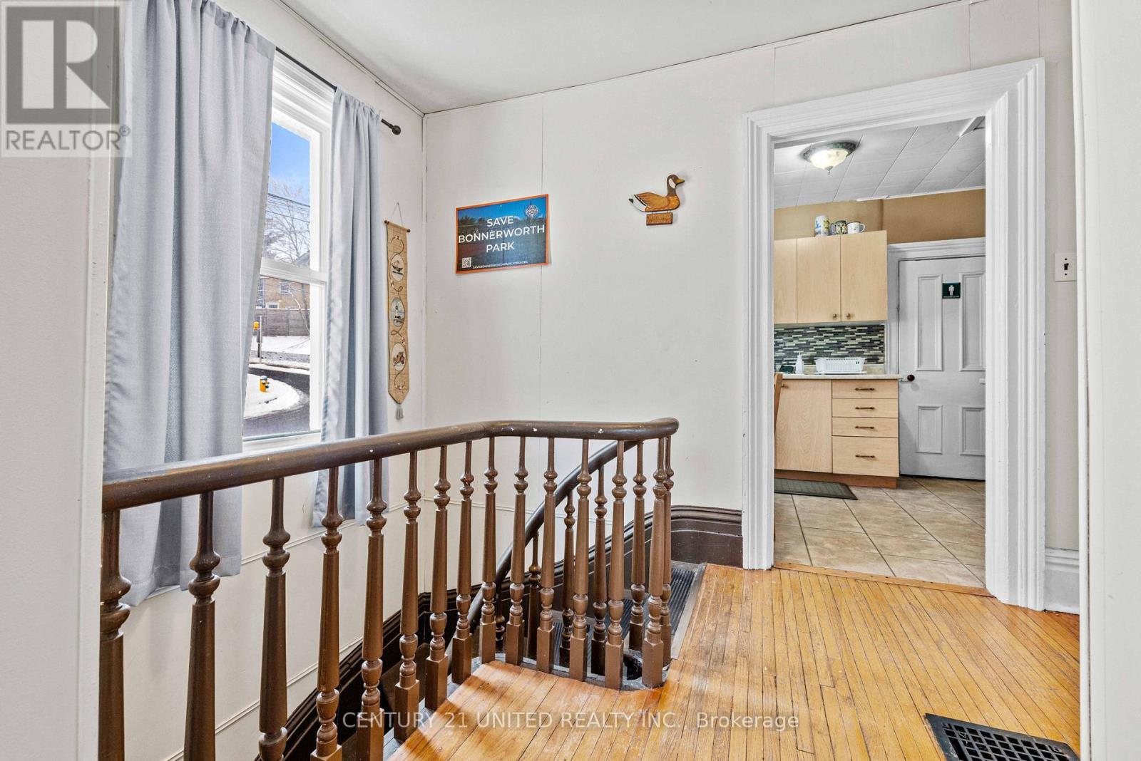 234 Antrim Street, Peterborough (Town Ward 3), Ontario  K9H 3G4 - Photo 20 - X12616082