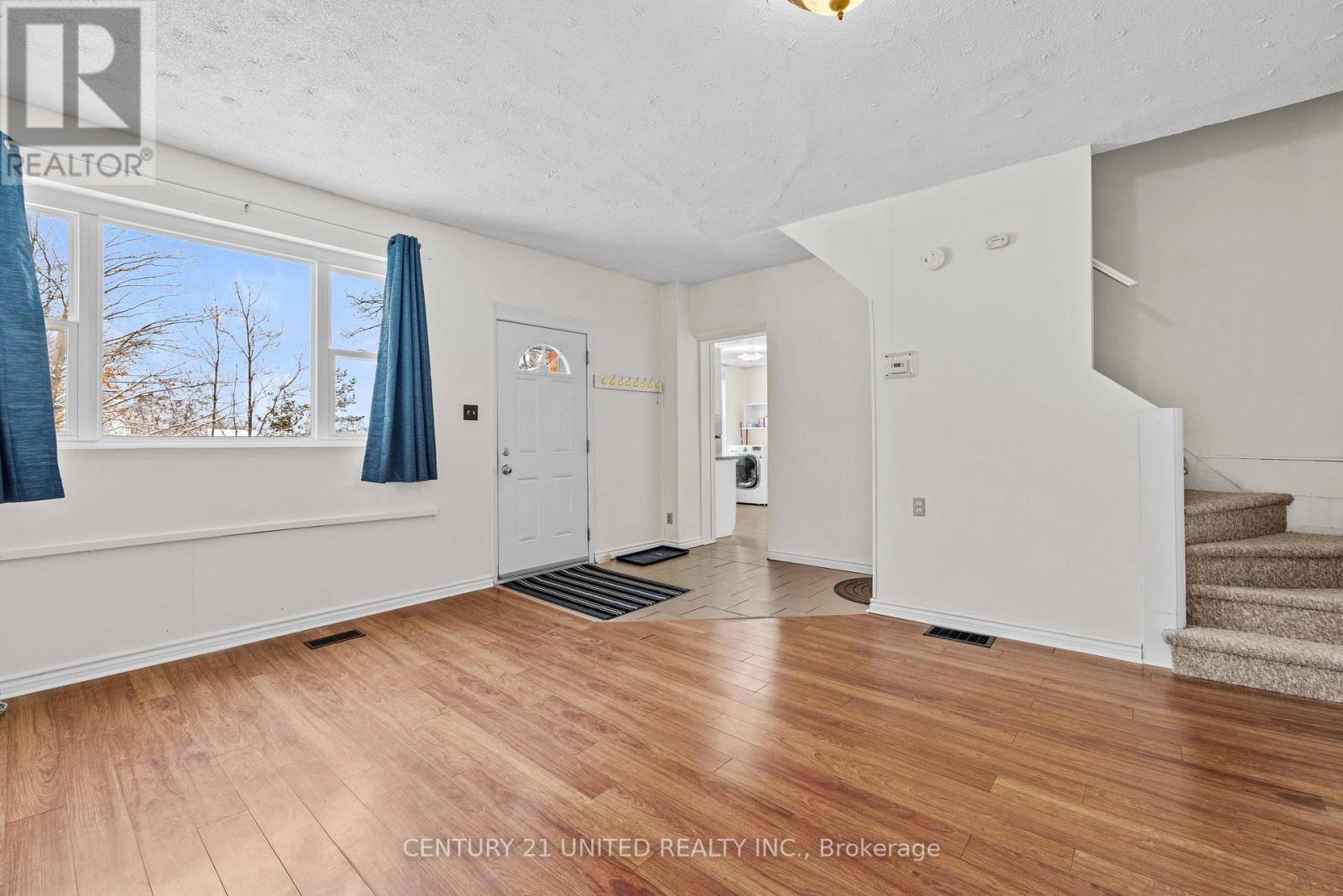 234 Antrim Street, Peterborough (Town Ward 3), Ontario  K9H 3G4 - Photo 8 - X12616082