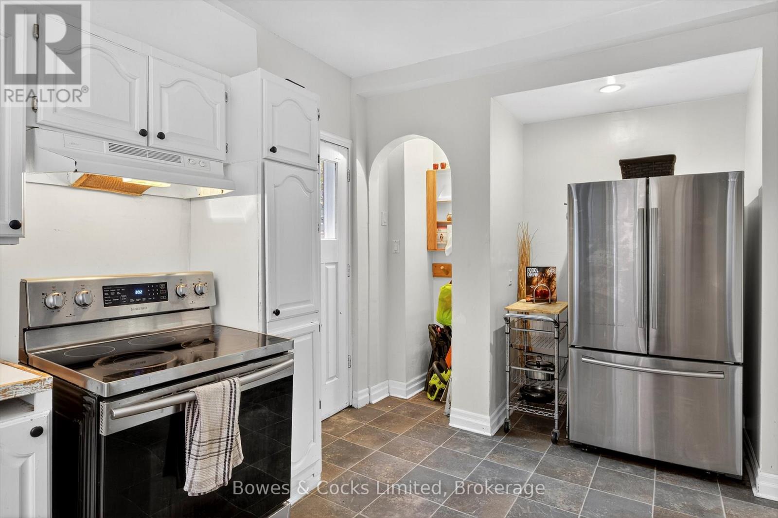 597 Bolivar Street, Peterborough (Town Ward 3), Ontario  K9J 4R9 - Photo 17 - X12616770