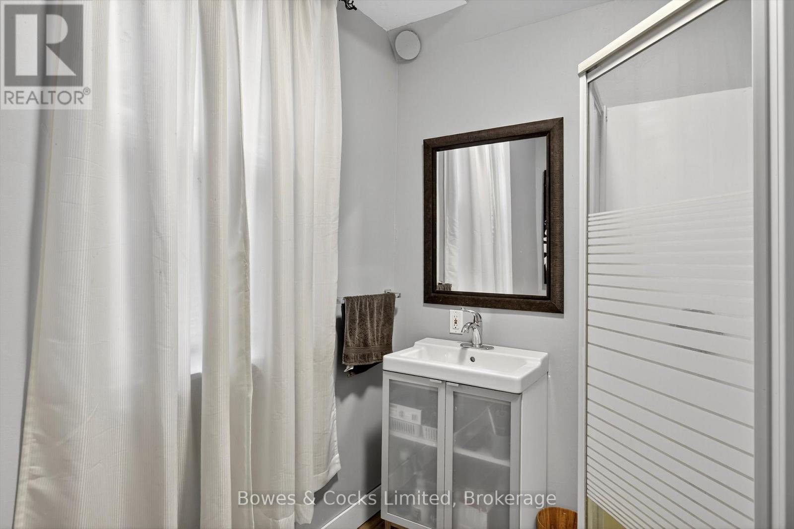 597 Bolivar Street, Peterborough (Town Ward 3), Ontario  K9J 4R9 - Photo 19 - X12616770