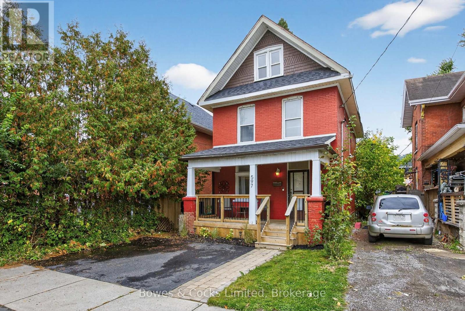 597 Bolivar Street, Peterborough (Town Ward 3), Ontario  K9J 4R9 - Photo 2 - X12616770