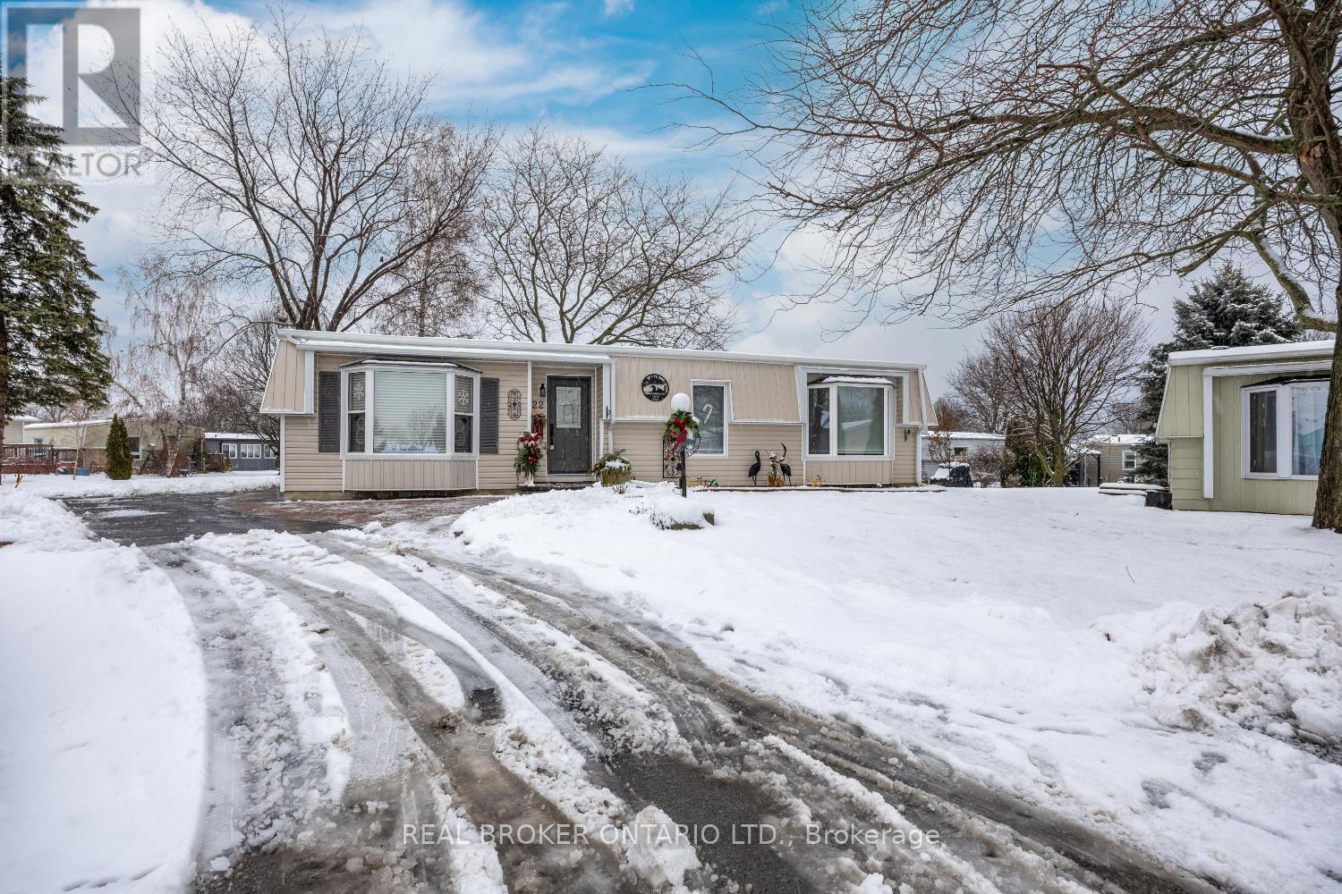 22 Champlain Court, Clarington (Bowmanville), Ontario  L1B 1A5 - Photo 2 - E12628012