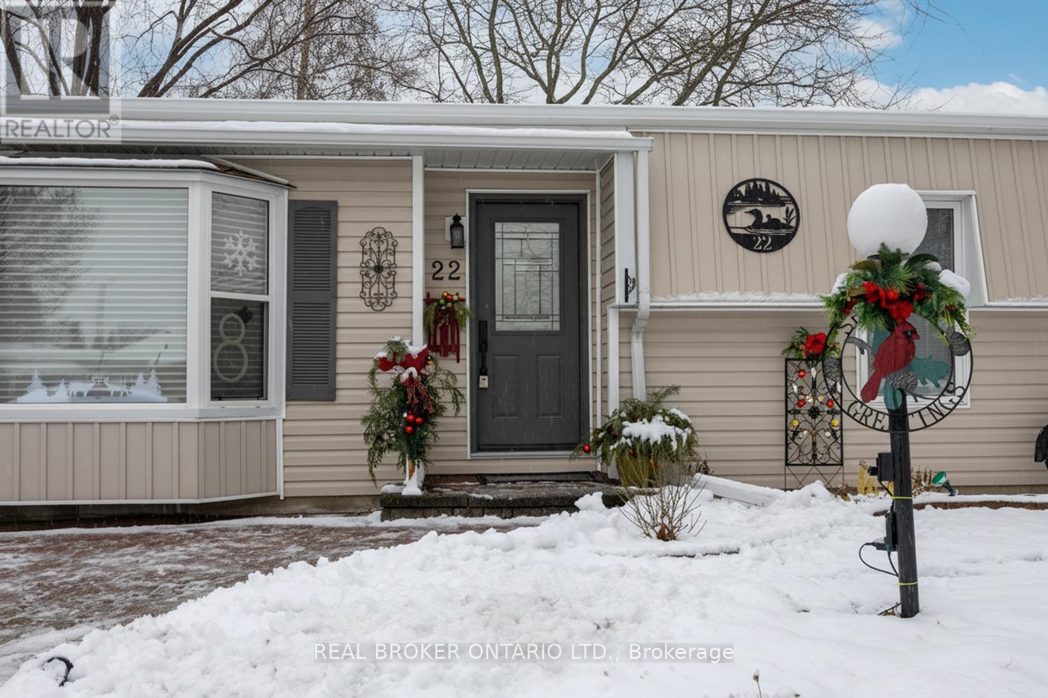 22 Champlain Court, Clarington (Bowmanville), Ontario  L1B 1A5 - Photo 4 - E12628012