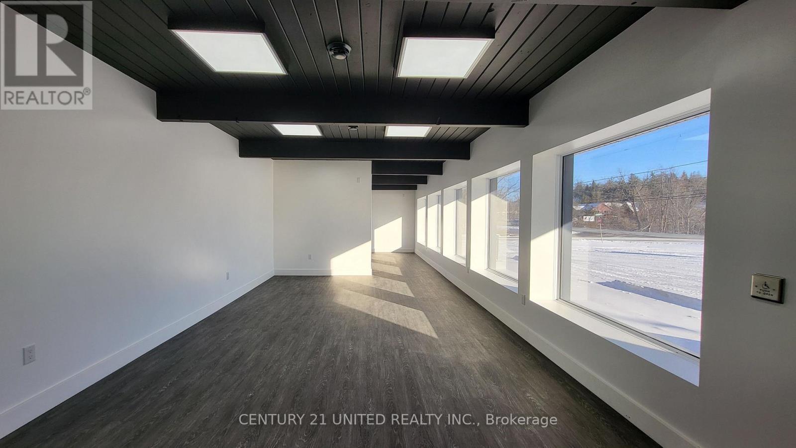 382 Parkhill Road E, Douro-Dummer, Ontario  K9L 1C3 - Photo 10 - X12629550