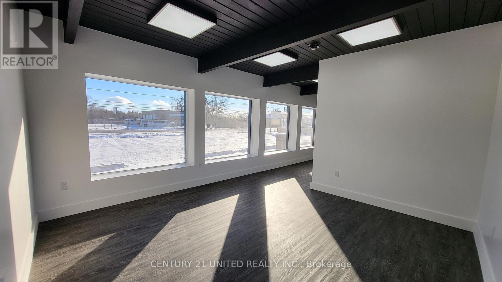 382 Parkhill Road E, Douro-Dummer, Ontario  K9L 1C3 - Photo 11 - X12629550