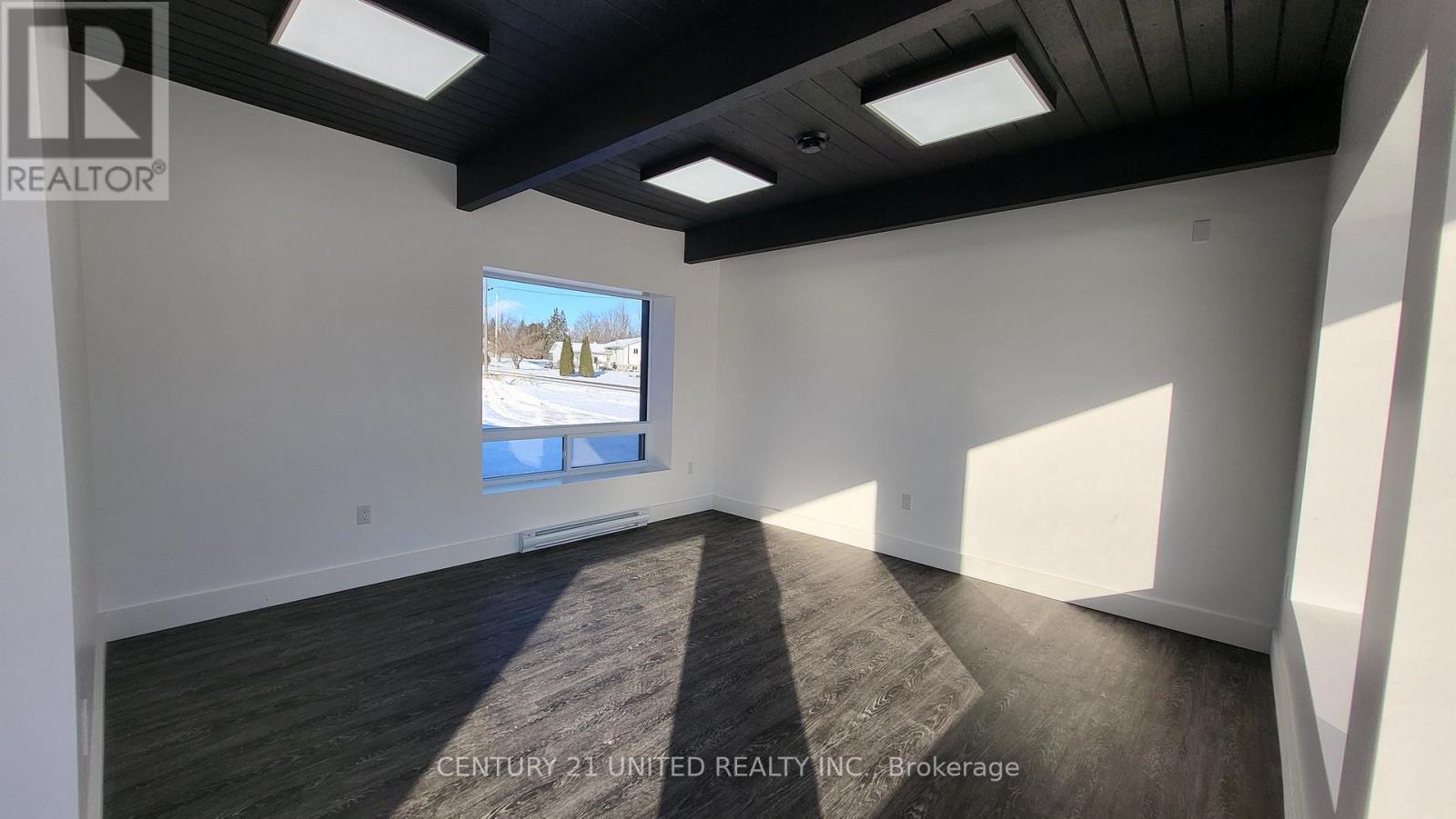 382 Parkhill Road E, Douro-Dummer, Ontario  K9L 1C3 - Photo 12 - X12629550