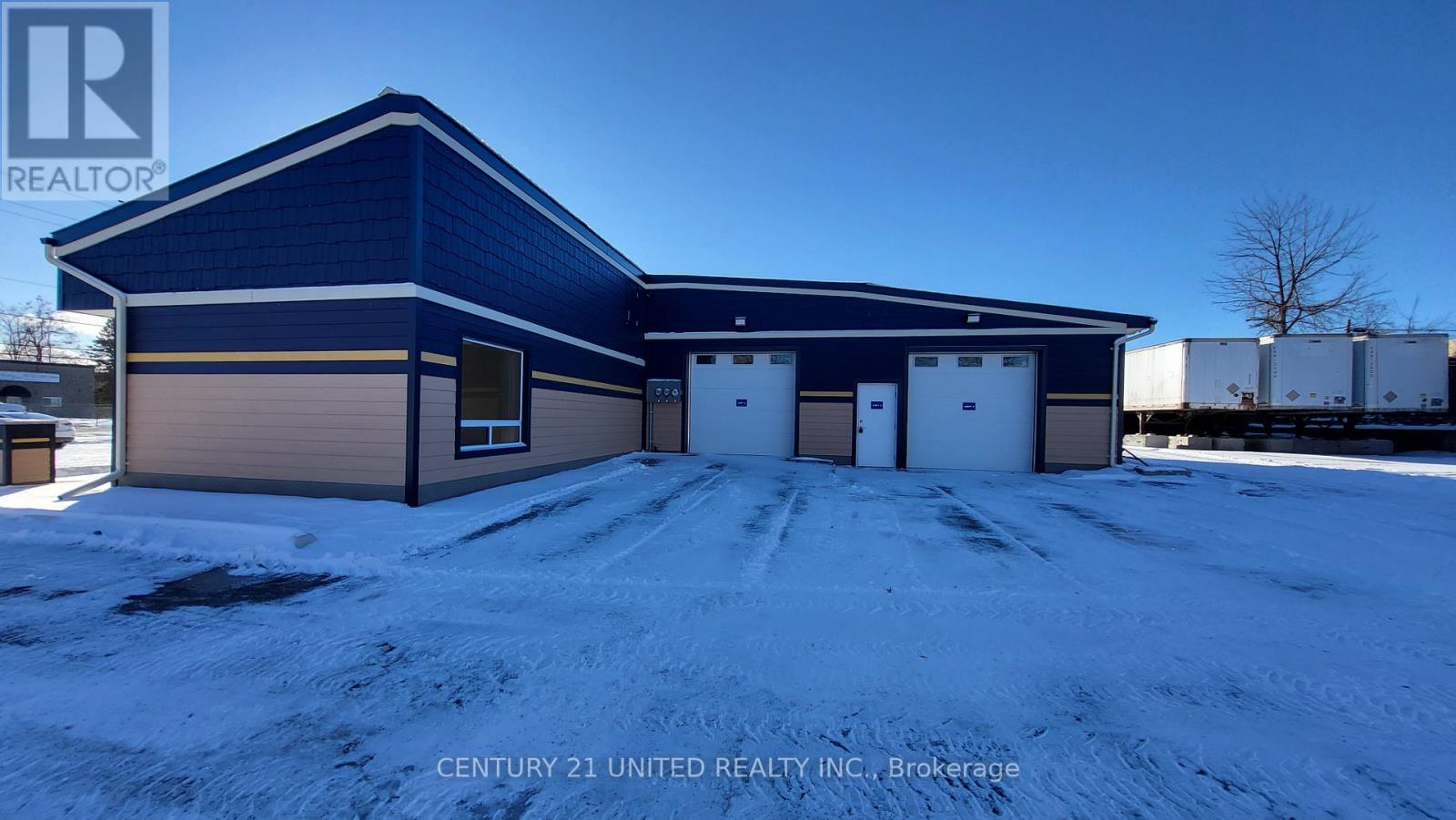 382 Parkhill Road E, Douro-Dummer, Ontario  K9L 1C3 - Photo 4 - X12629550