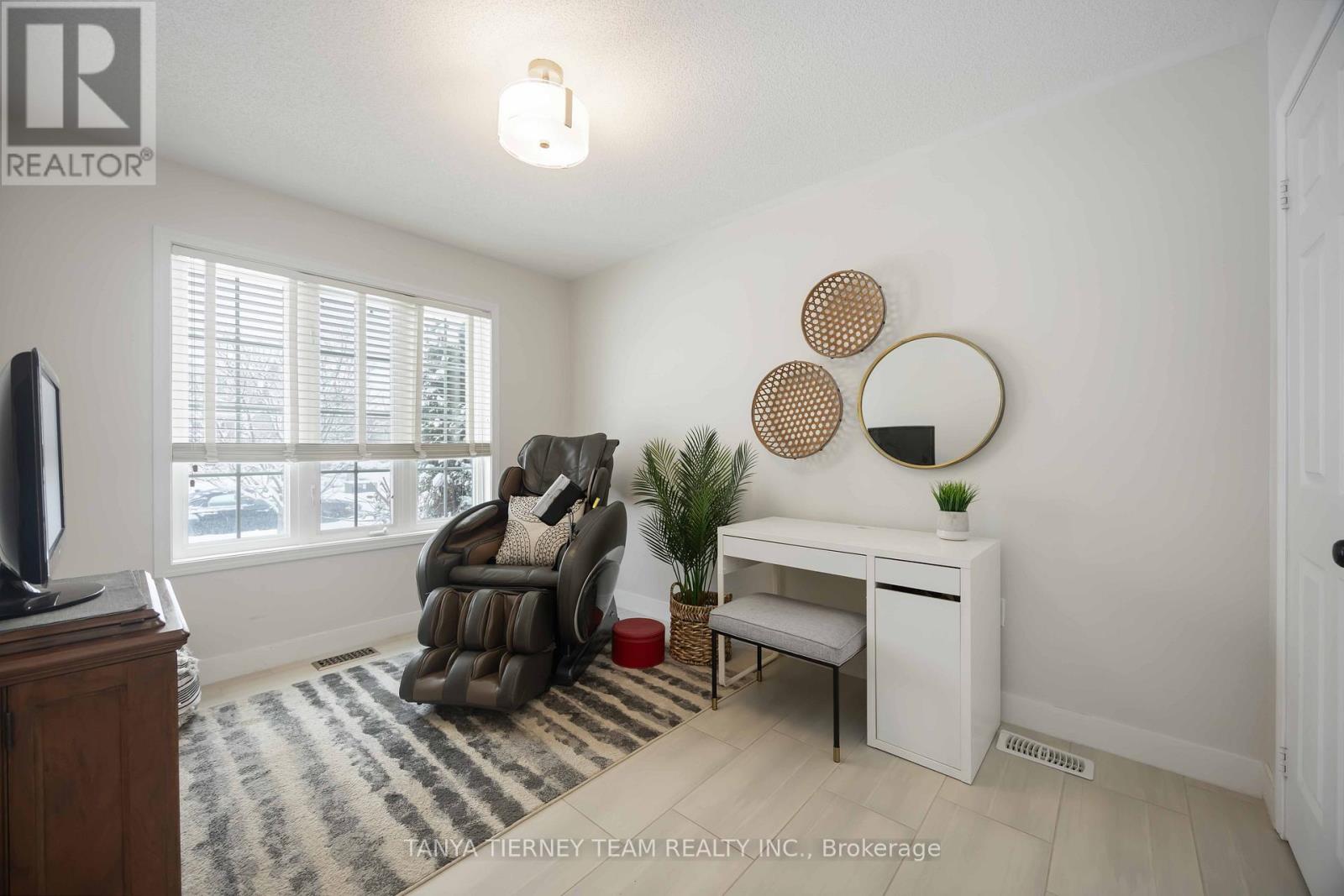 629 Tully Crescent, Peterborough (Monaghan Ward 2), Ontario  K9K 0B1 - Photo 6 - X12630322