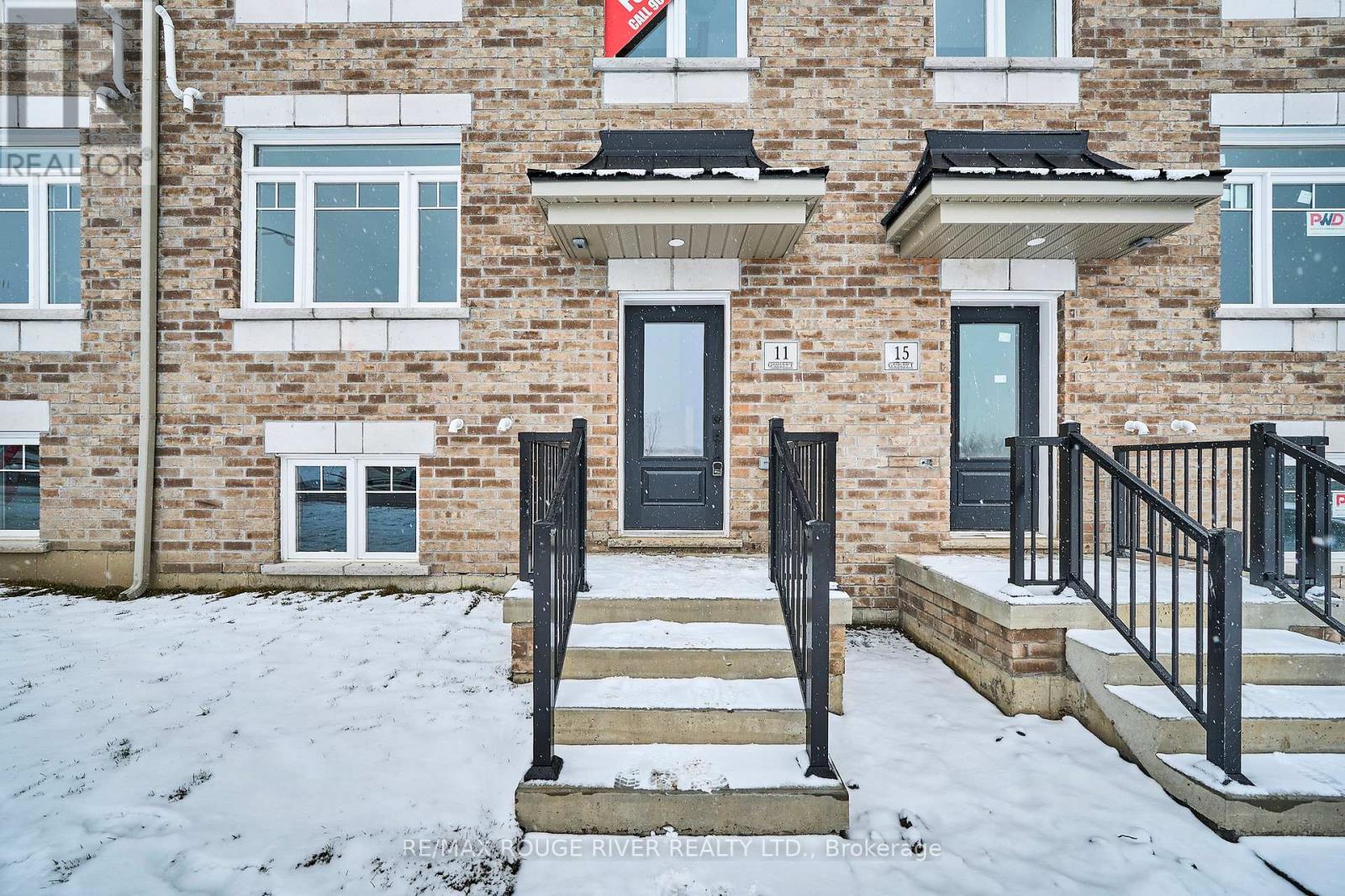 11 Addyman Crescent, Clarington (Newcastle), Ontario  L1B 0X1 - Photo 2 - E12630420