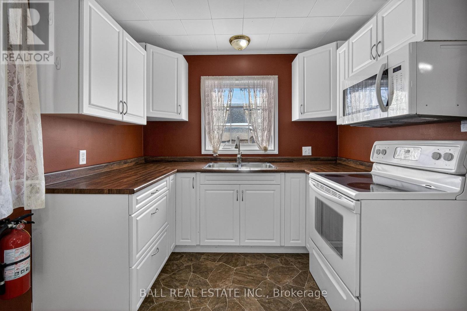 24 Strickland Street, Selwyn, Ontario  K0L 2H0 - Photo 9 - X12630582