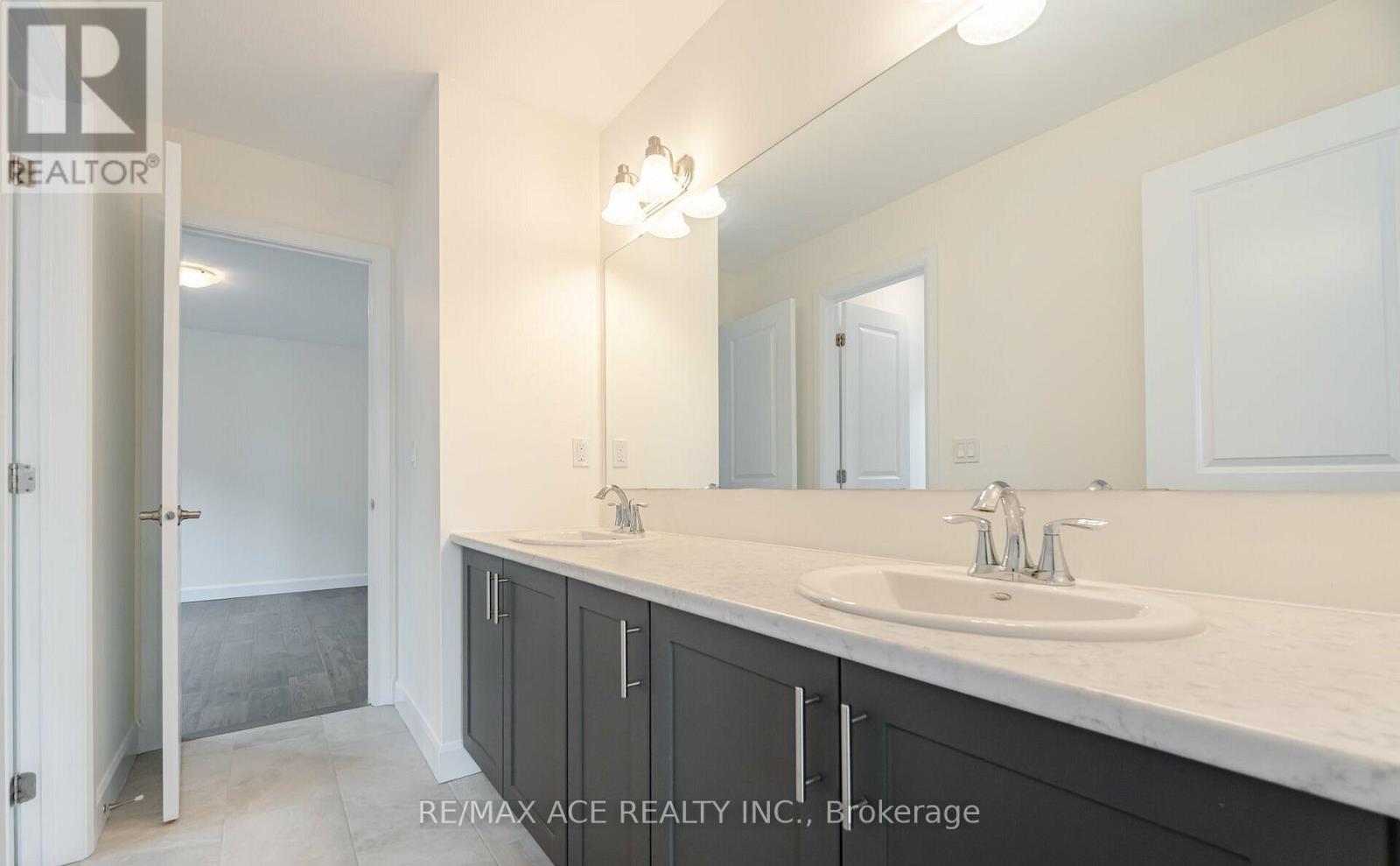 217 O'neil Street, Peterborough (Monaghan Ward 2), Ontario  K9K 0H5 - Photo 12 - X12633636