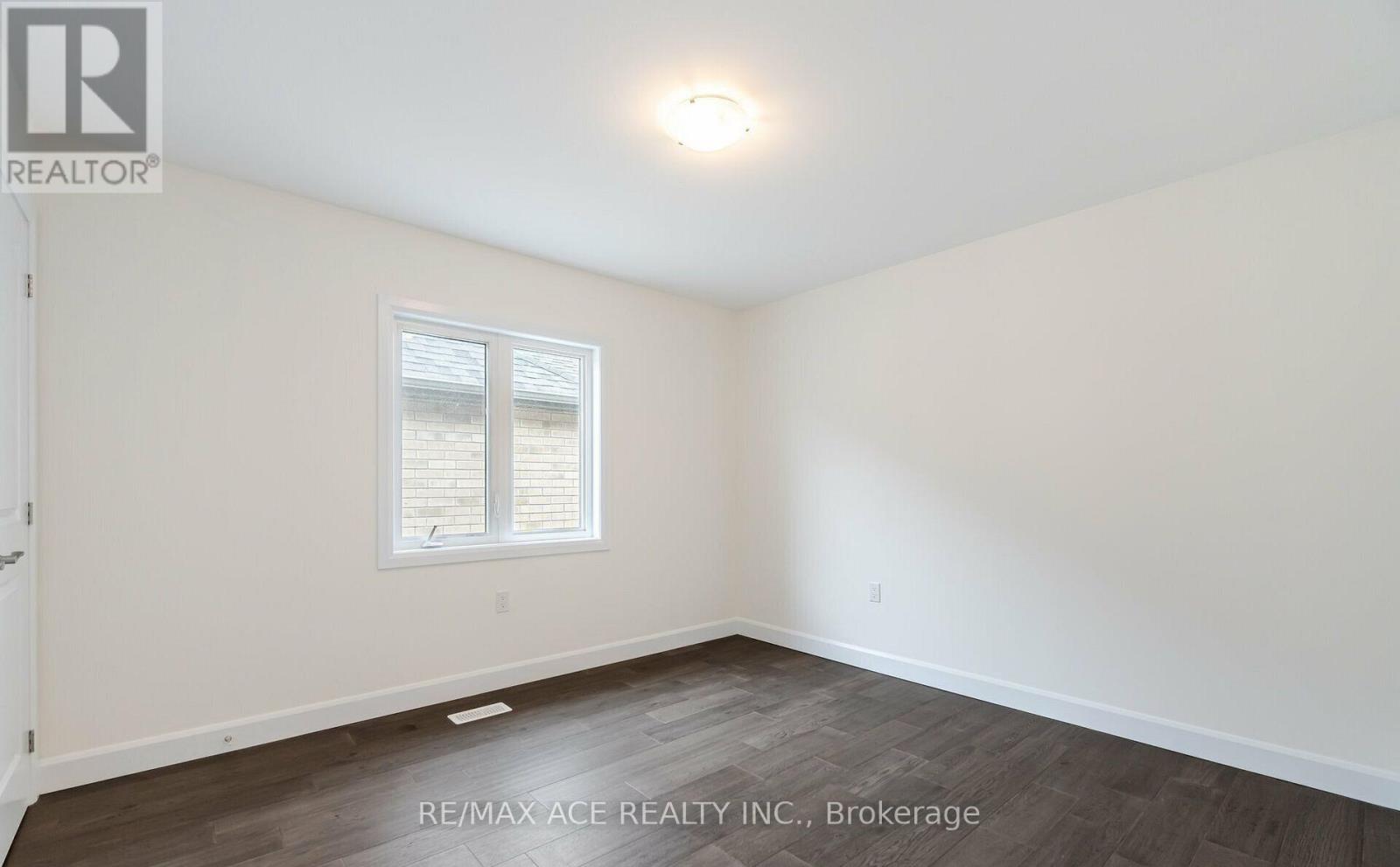 217 O'neil Street, Peterborough (Monaghan Ward 2), Ontario  K9K 0H5 - Photo 13 - X12633636