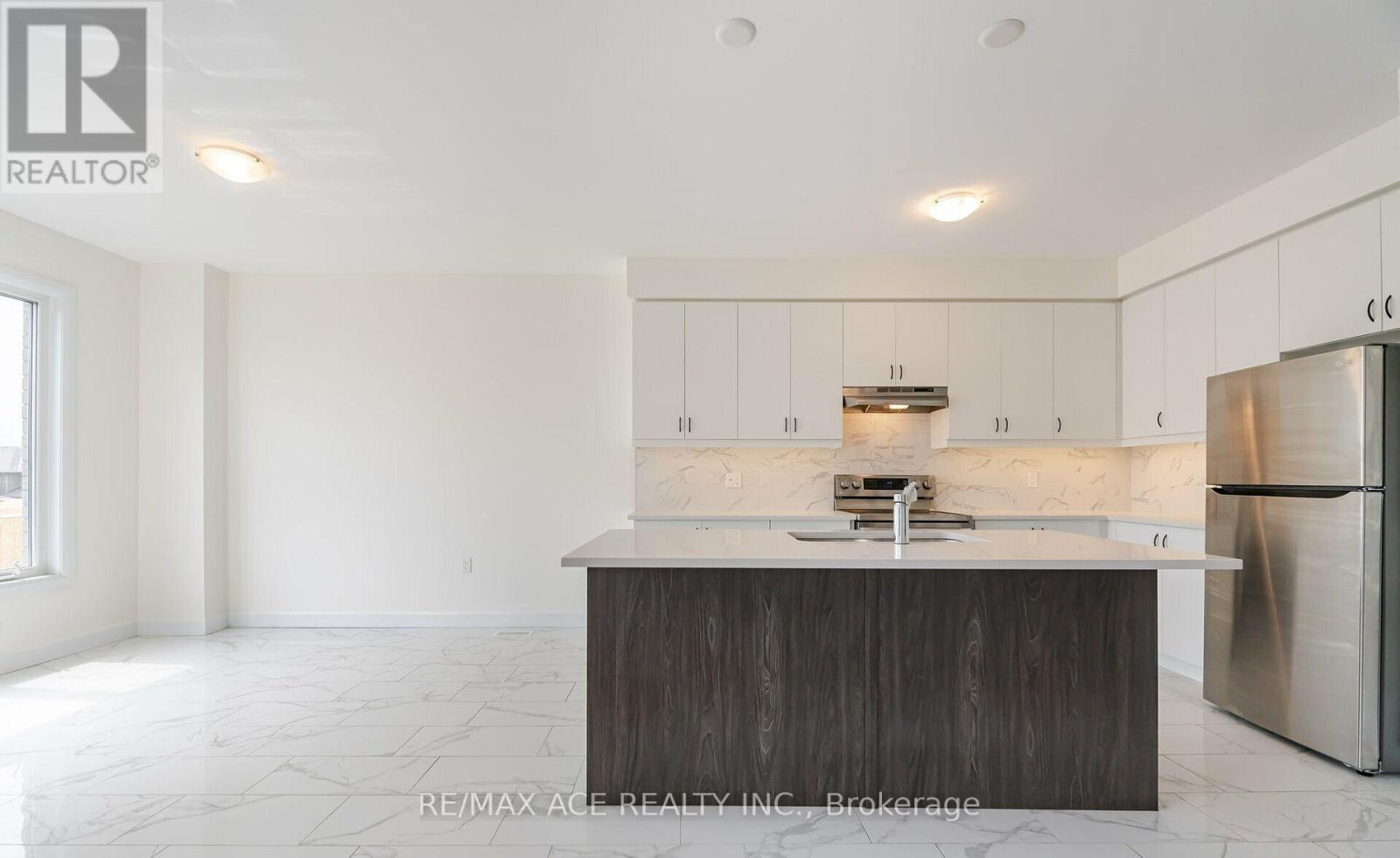 217 O'neil Street, Peterborough (Monaghan Ward 2), Ontario  K9K 0H5 - Photo 2 - X12633636