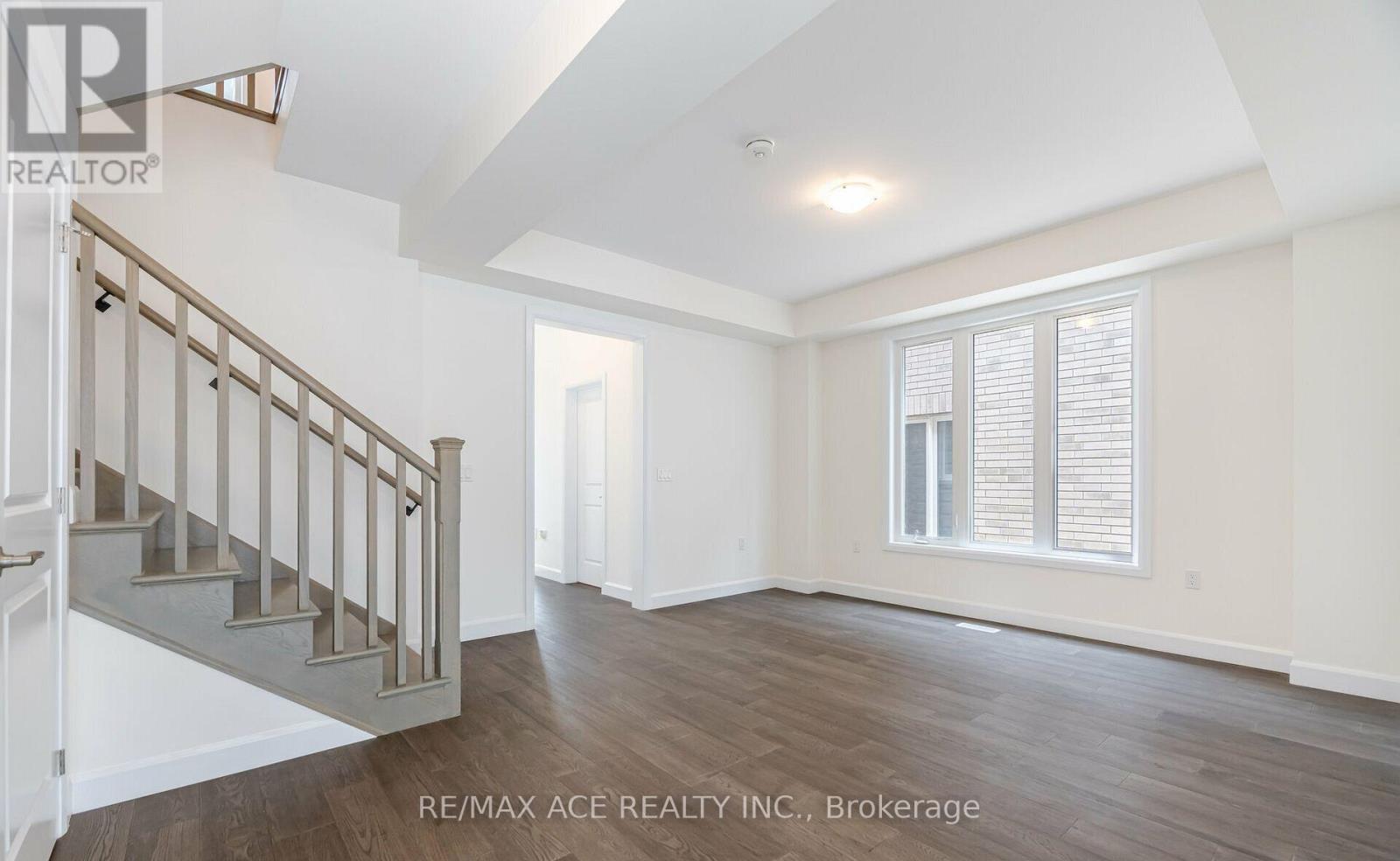 217 O'neil Street, Peterborough (Monaghan Ward 2), Ontario  K9K 0H5 - Photo 3 - X12633636