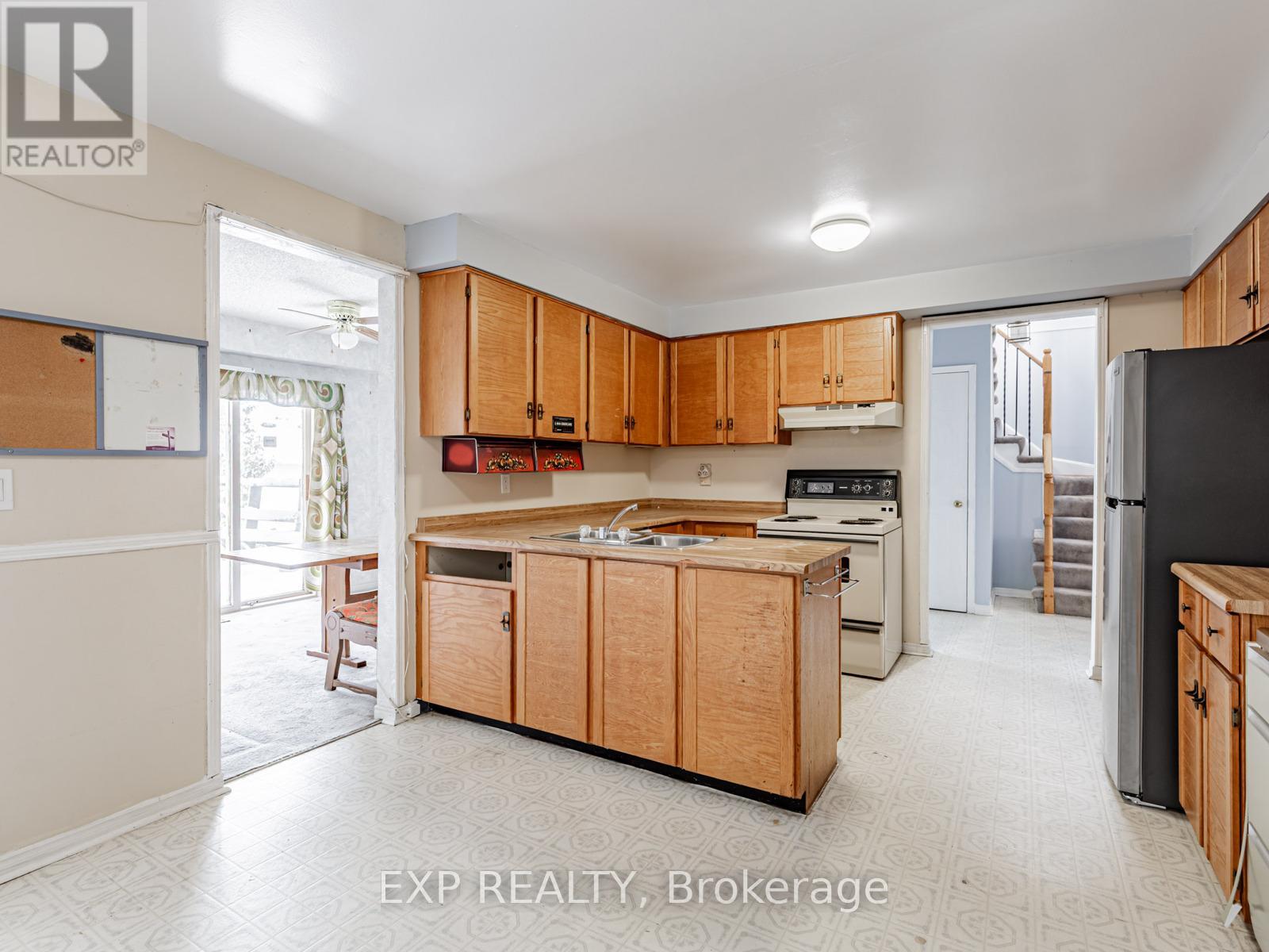 90 Hart Boulevard, Clarington (Newcastle), Ontario  L1B 1E4 - Photo 2 - E12633904