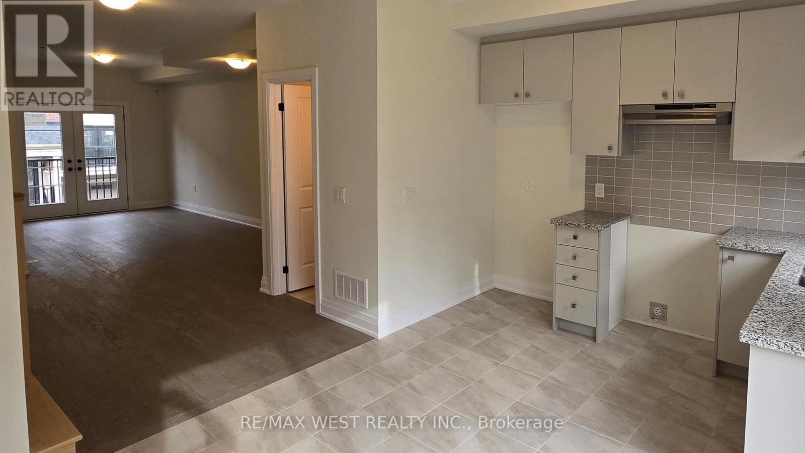 35 Marret Lane, Clarington (Newcastle), Ontario  L1B 1J2 - Photo 5 - E12634314