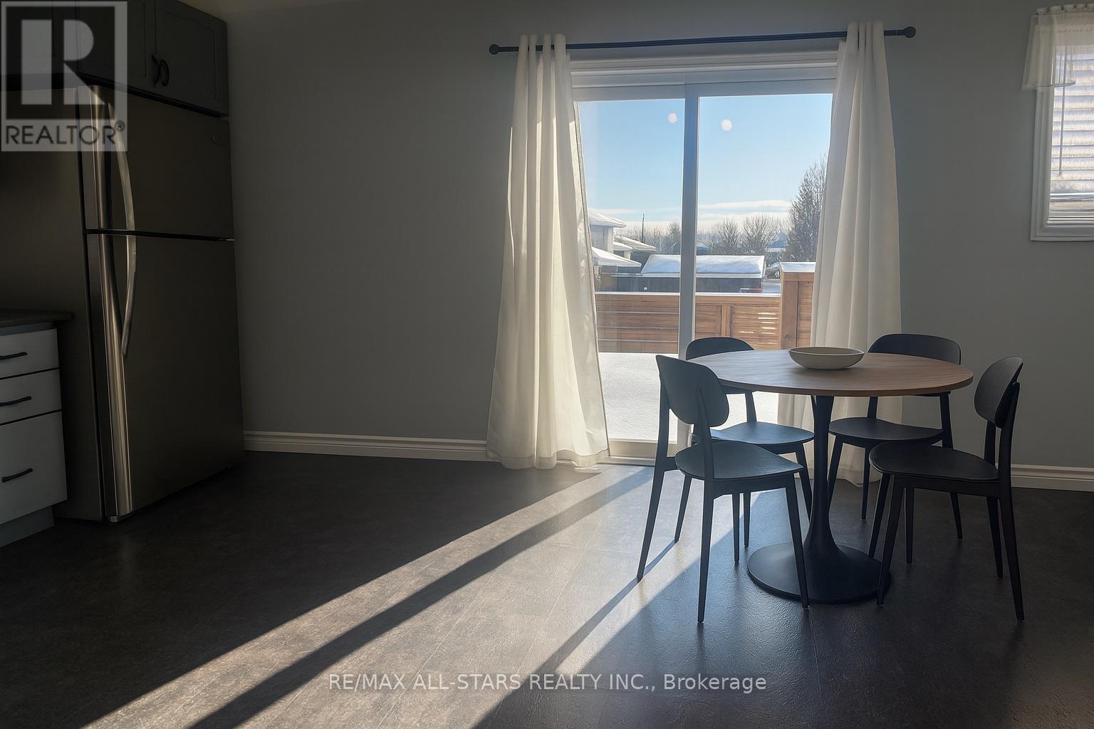 Main Floor -All Inclusive - 39 Mcgibbon Boulevard, Kawartha Lakes (Lindsay), Ontario  K9V 6G4 - Photo 10 - X12635290