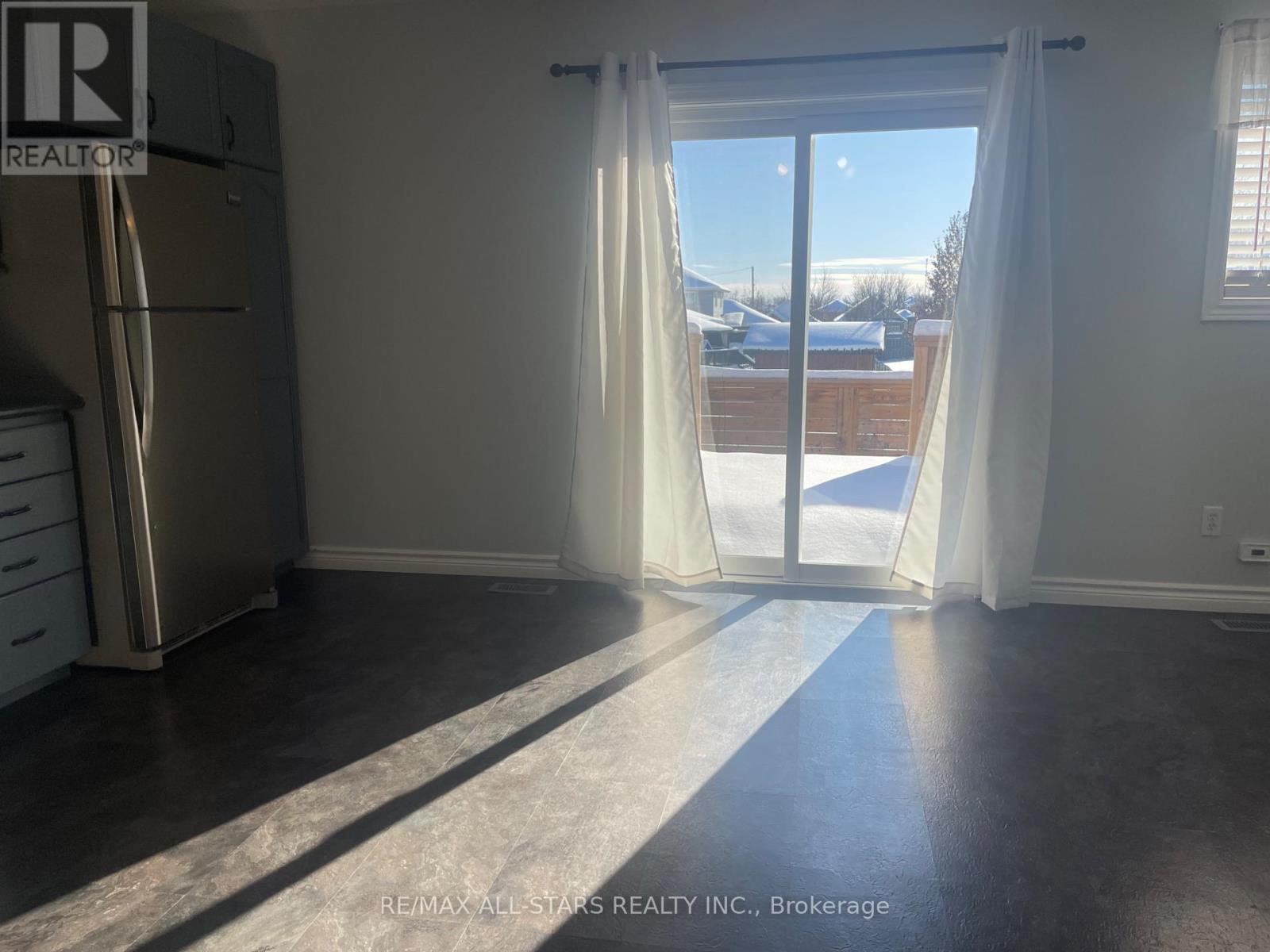 Main Floor -All Inclusive - 39 Mcgibbon Boulevard, Kawartha Lakes (Lindsay), Ontario  K9V 6G4 - Photo 11 - X12635290