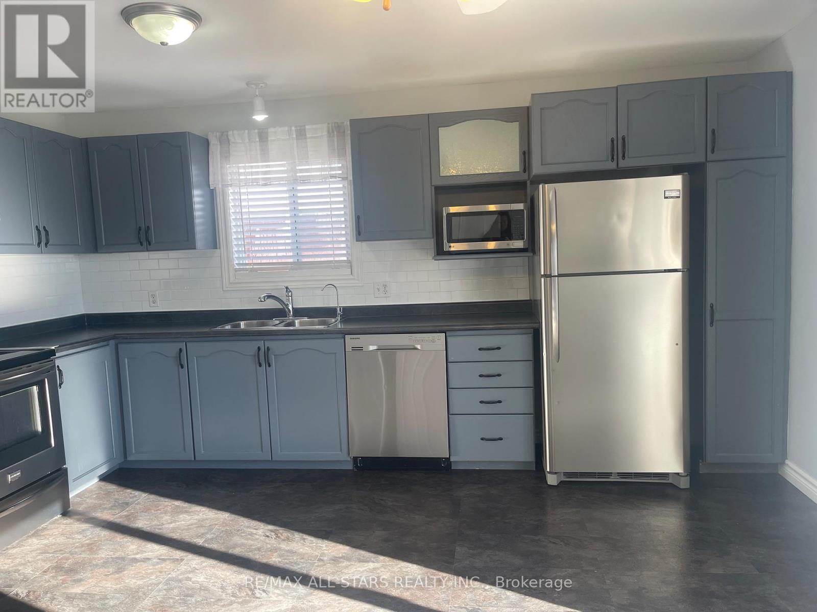 Main Floor -All Inclusive - 39 Mcgibbon Boulevard, Kawartha Lakes (Lindsay), Ontario  K9V 6G4 - Photo 8 - X12635290